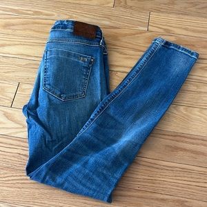 Zara jeans size 6